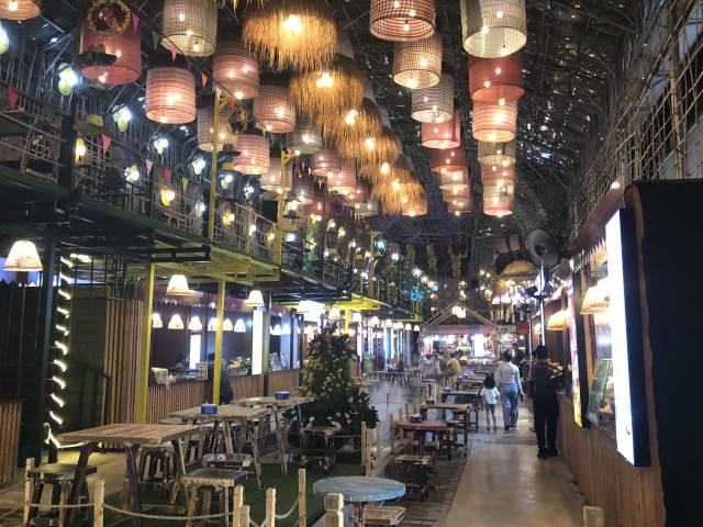 Phsar Khmer Food Court（プサークマエ・フードコート）