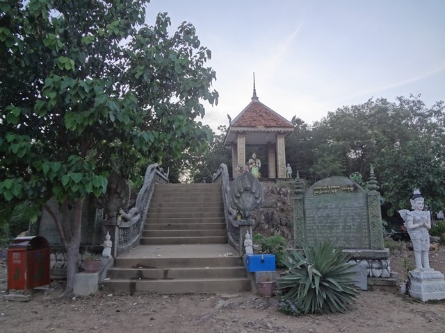 プノンクロム山頂の寺院