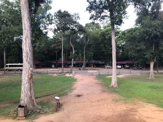 アンコール大回りコースの食事やトイレなど