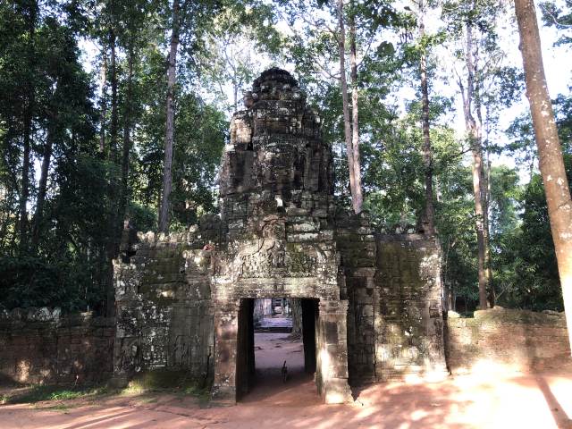 大回りコースのタソム遺跡の西塔門