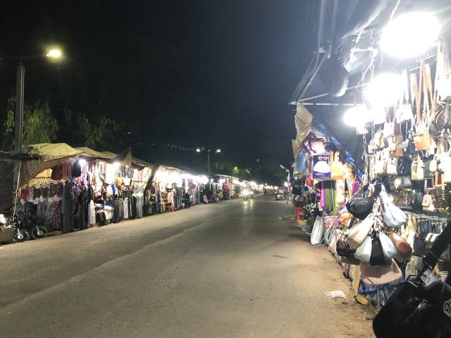 シェムリアップの夜だけ開くローカル屋台街「キョンギュウ」(60ストリート)