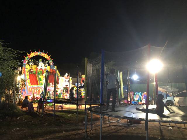 「キョンギュウ」(プラウ・ホックサップ」の遊具