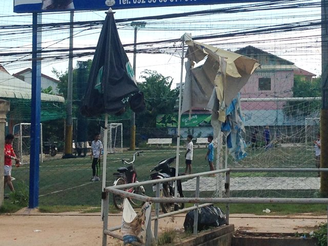 カンボジアのサッカーができるローカル・スポーツ広場