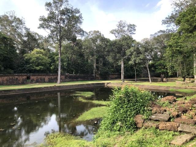 アンコールトムの「女池」と「男池」