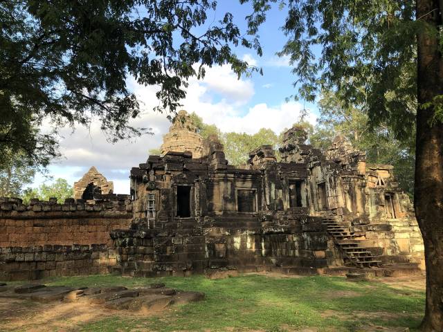 「ワット・アトヴィア」で猫に会おう!トンレサップ湖方面の遺跡