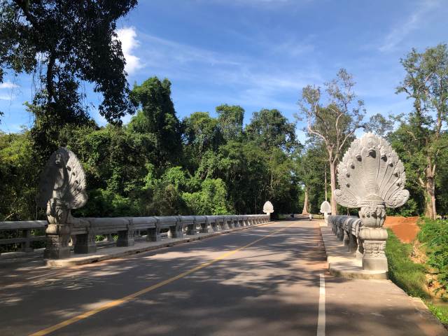 スピアントモー