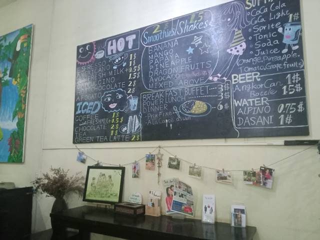 バッタンバンにある「HOC cafe」のメニュー