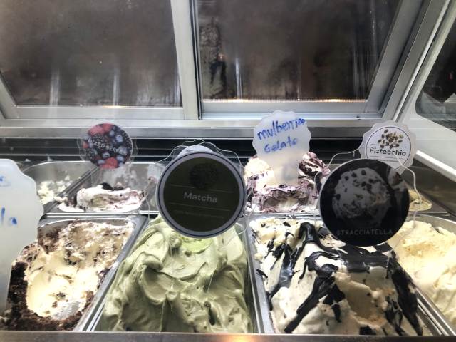 「Amami Gelato」（アマミ・ジェラート）の豊富なフレーバー